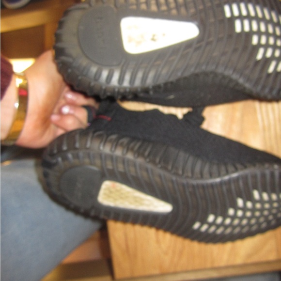 YEEZY BOOST 350 V2 “BRED” - Picture 7 of 8